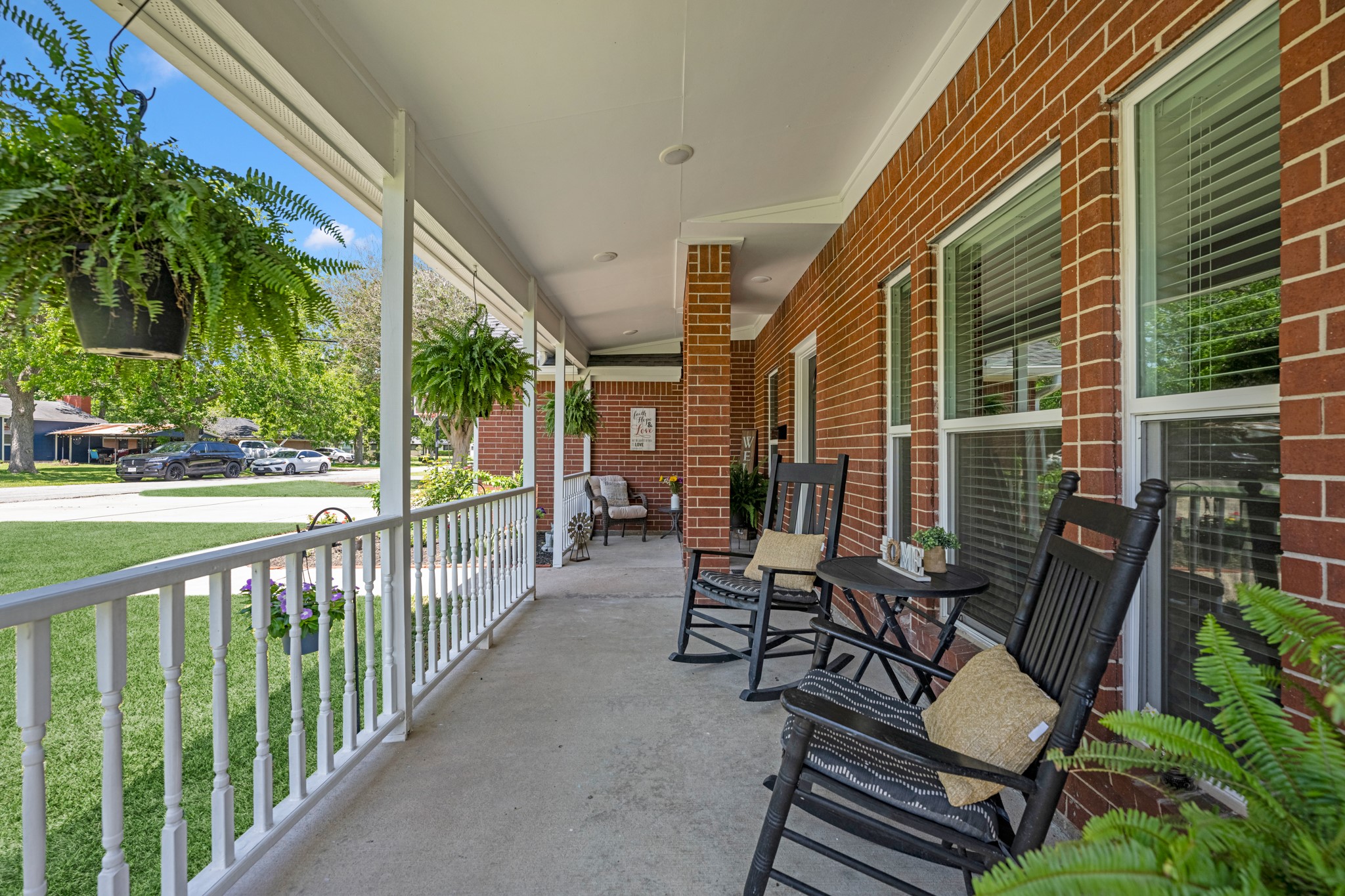 606 Walnut Street Sweeny, TX 77480 - Photo 2 of 28 a view of a chairs and table in the balcony