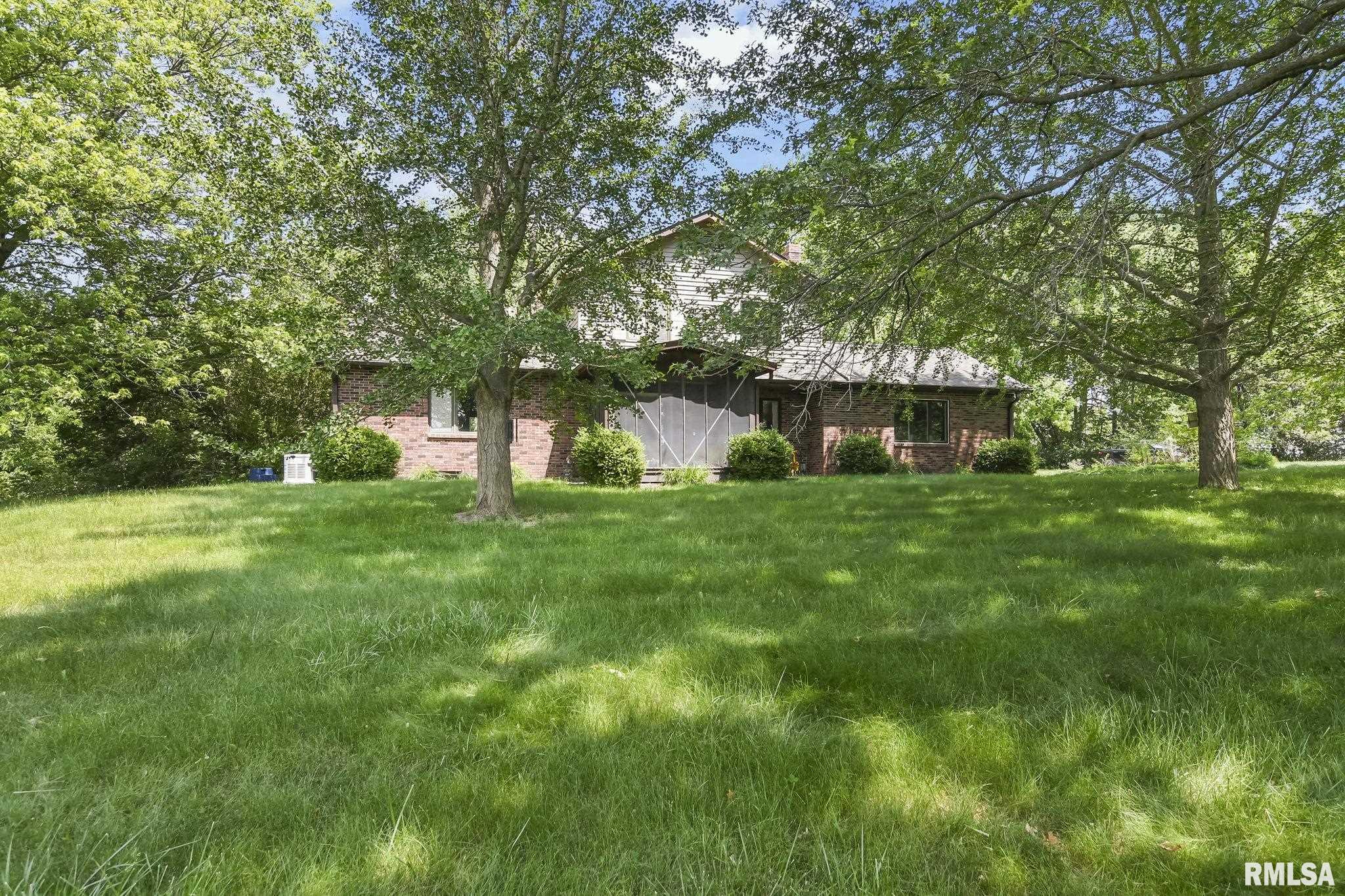 2238 Huff Road New Berlin, IL 62670 - Photo 1 of 39