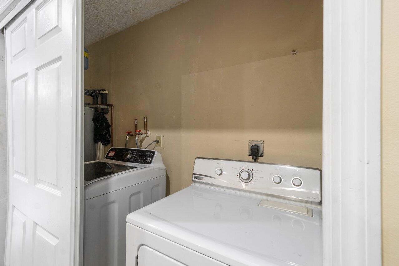 6090 Lambeth Circle Lake Worth, FL 33463 - Photo 19 of 23 020-6090LambethCircle-LakeWorth-FL-33463