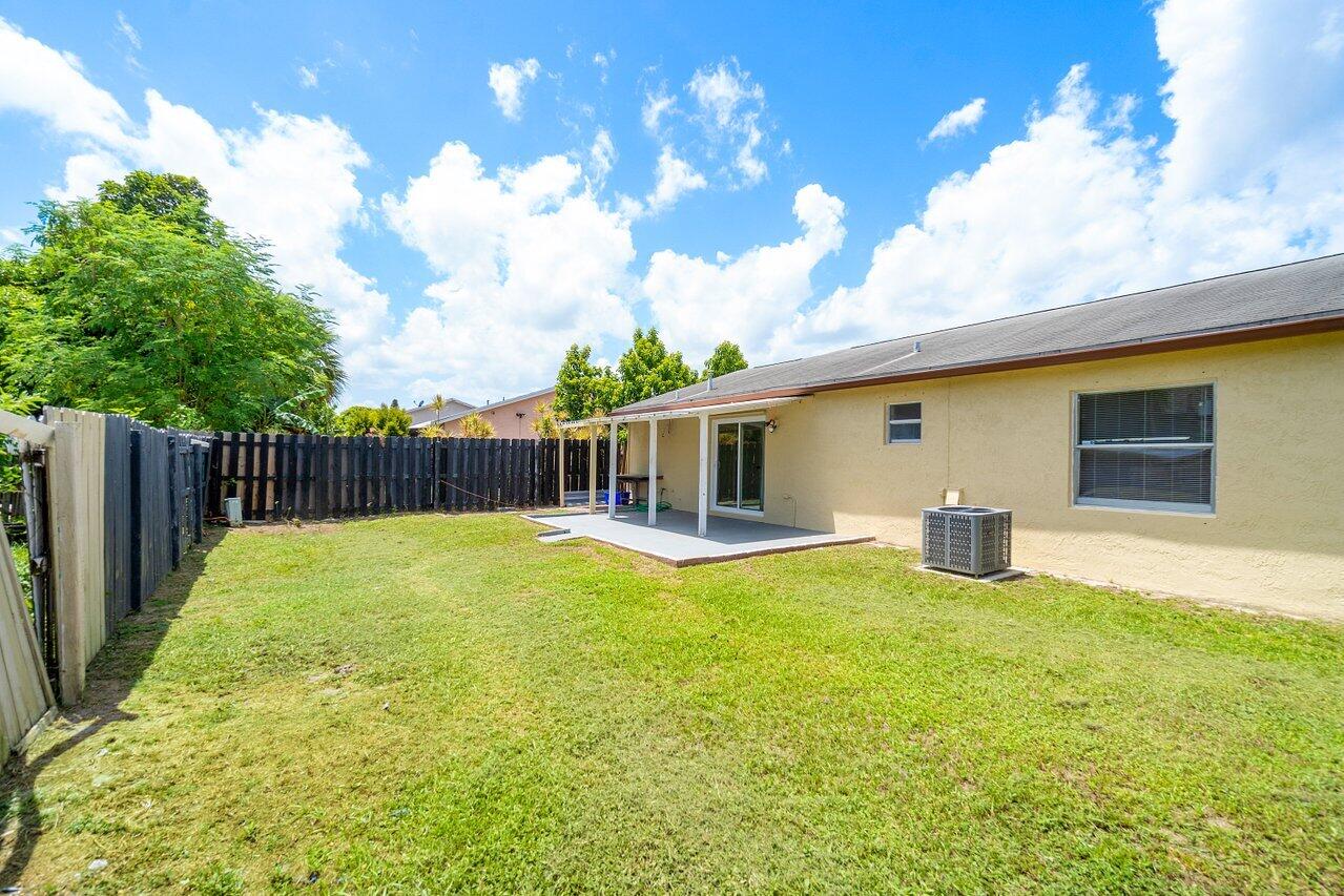 6090 Lambeth Circle Lake Worth, FL 33463 - Photo 22 of 23 025-6090LambethCircle-LakeWorth-FL-33463