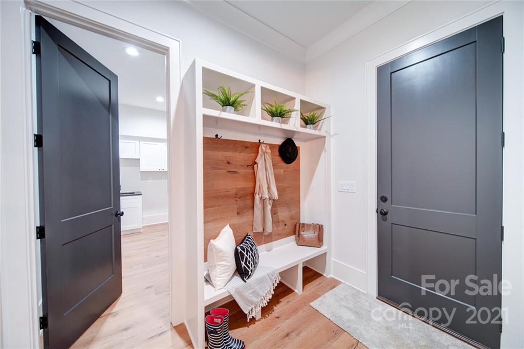 3017 McLendon Road Matthews, NC 28104 - Photo 24 of 47 a living room with furniture and a gate