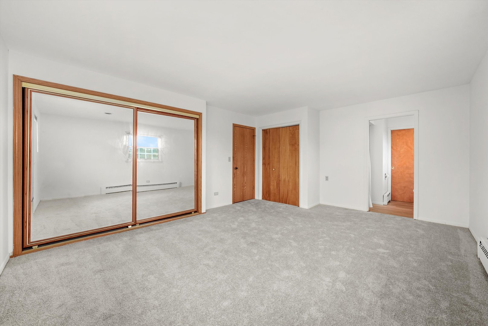 1406 Lincoln Road McHenry, IL 60051 - Photo 22 of 39 an empty room with closet area