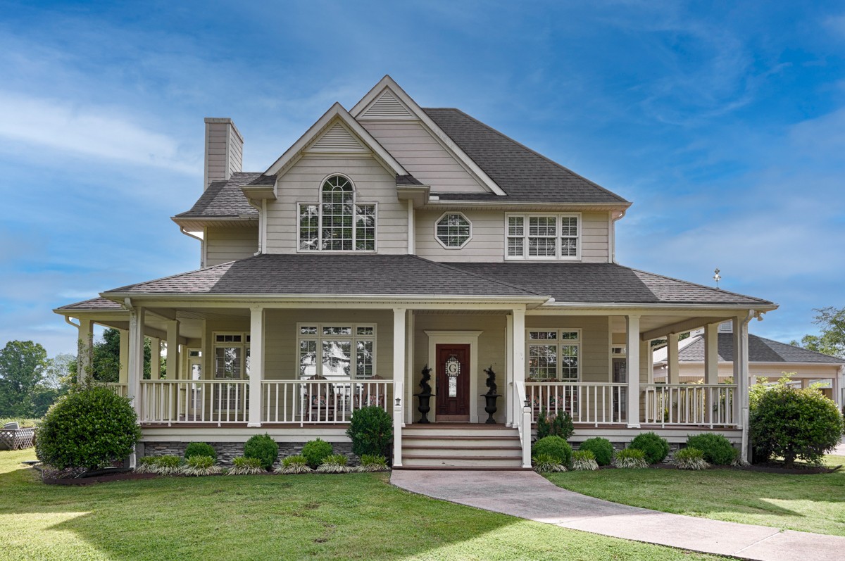21 Meeting House Road Ardmore, TN 38449 - Photo 2 of 62 front view of a house with a yard