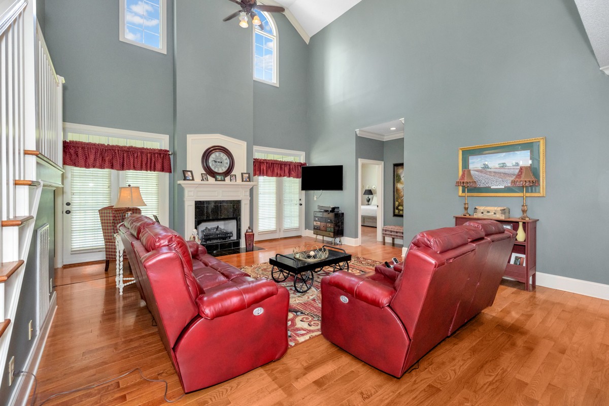 21 Meeting House Road Ardmore, TN 38449 - Photo 4 of 62 a living room with furniture and a fireplace