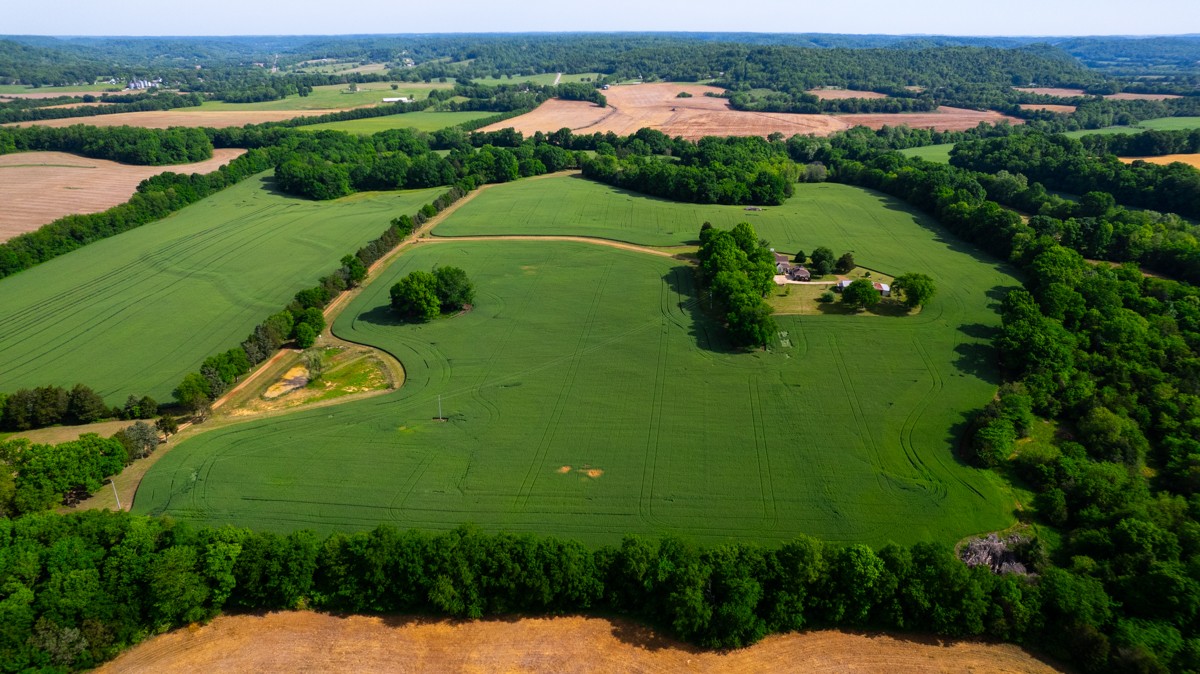 21 Meeting House Road Ardmore, TN 38449 - Photo 60 of 62 an aerial view of a houses with a yard