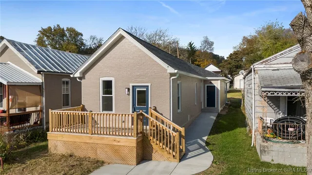 $295,000 | 1122 West 2nd Street, Madison, IN 47250