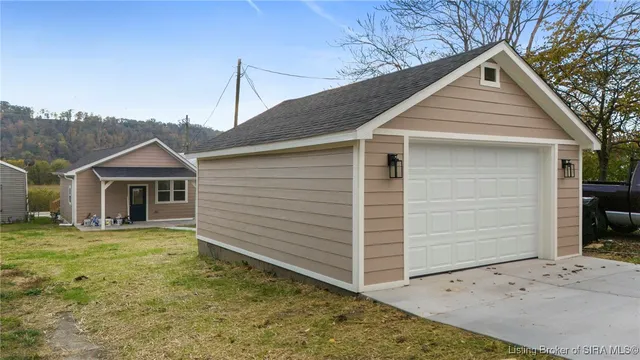 $295,000 | 1122 West 2nd Street, Madison, IN 47250