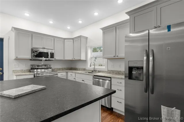 $295,000 | 1122 West 2nd Street, Madison, IN 47250