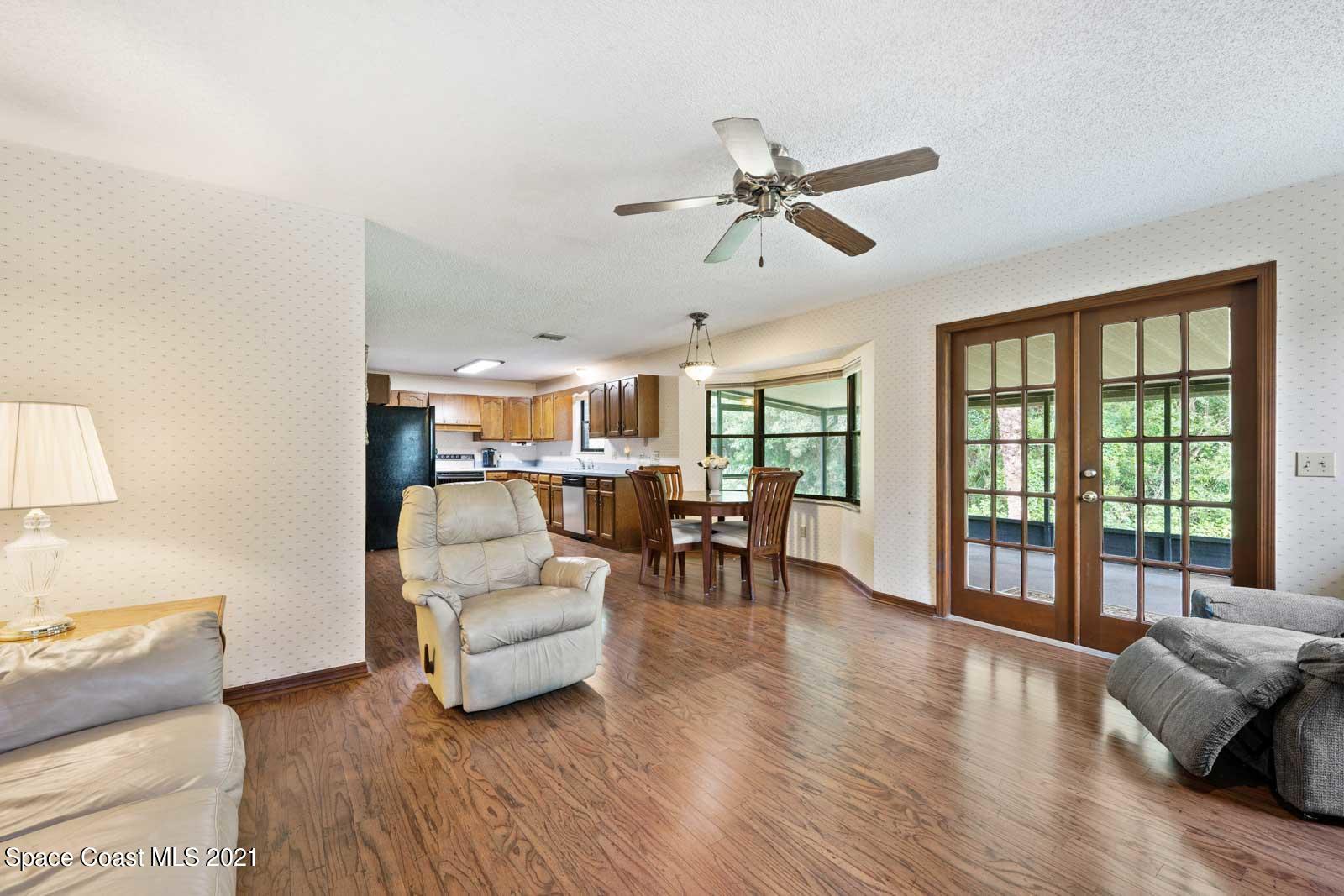 4344 Country Road Melbourne, FL 32934 - Photo 3 of 22 3 - 4344 Country Rd (13)