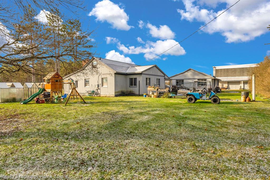 2155 Arlington Road Columbus, MI 48063 - Photo 11 of 59