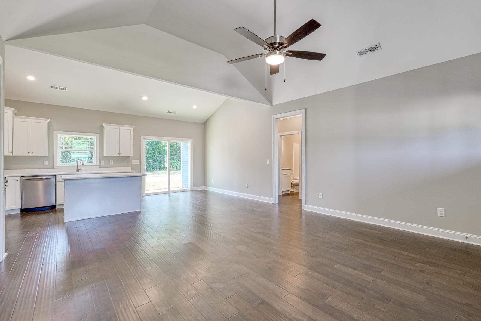 1272 West Rutledge Avenue Gaffney, SC 29341 - Photo 4 of 36 Gallery Image 4