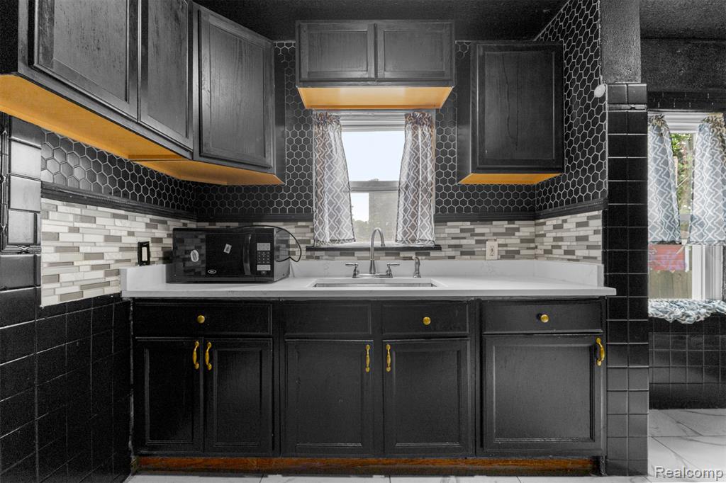 8889 Lane Street Detroit, MI 48209 - Photo 17 of 38