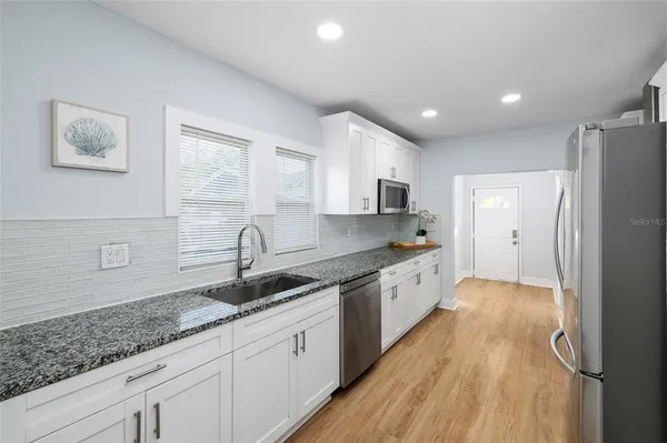 $3,400 | 2606 West Henry Avenue, Tampa, FL 33614