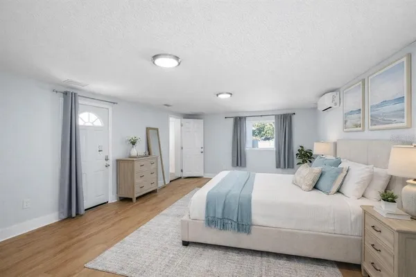 $3,400 | 2606 West Henry Avenue, Tampa, FL 33614