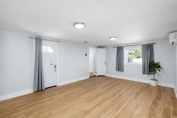 $3,400 | 2606 West Henry Avenue, Tampa, FL 33614
