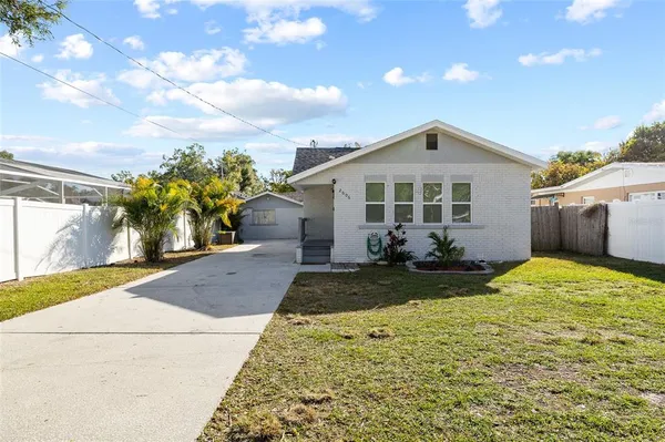 $3,400 | 2606 West Henry Avenue, Tampa, FL 33614