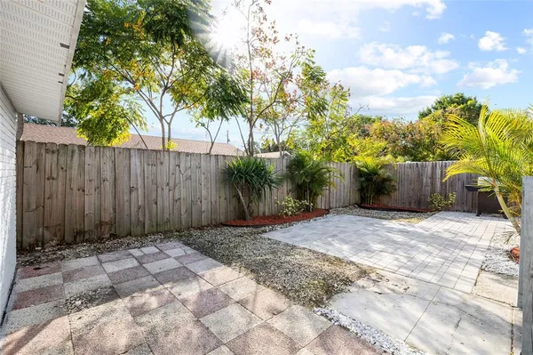 $3,400 | 2606 West Henry Avenue, Tampa, FL 33614