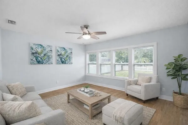 $3,400 | 2606 West Henry Avenue, Tampa, FL 33614