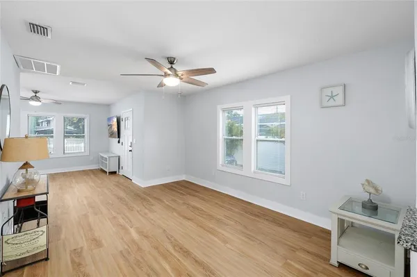 $3,400 | 2606 West Henry Avenue, Tampa, FL 33614