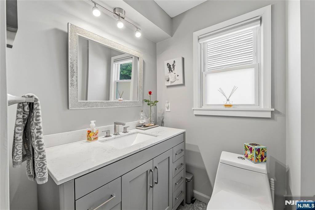 24 Robertson Road West Orange, NJ 07052 - Photo 8 of 27
