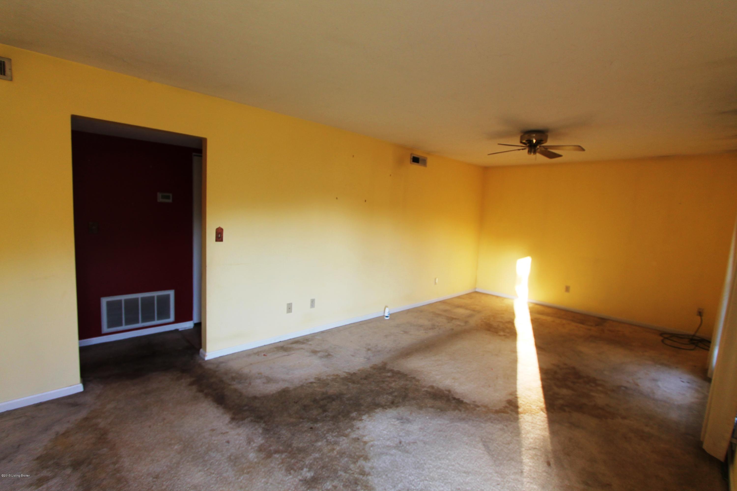 7115 Ridge Creek Road Louisville, KY 40291 - Photo 3 of 11 IMG_0821