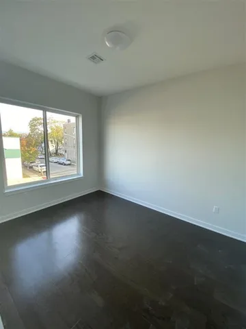 $2,100 | 275 Broadway, Unit 202, Bayonne, NJ 07002