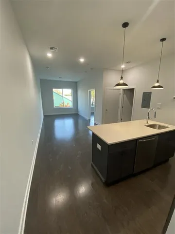 $2,100 | 275 Broadway, Unit 202, Bayonne, NJ 07002