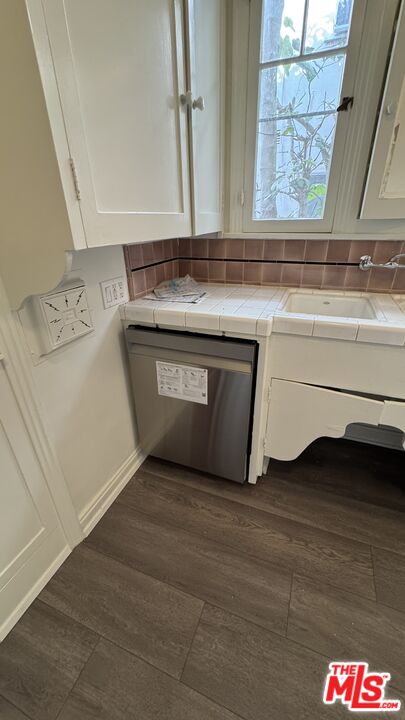 328 North Sycamore Avenue Los Angeles, CA 90036 - Photo 16 of 29 a view of washer and dryer