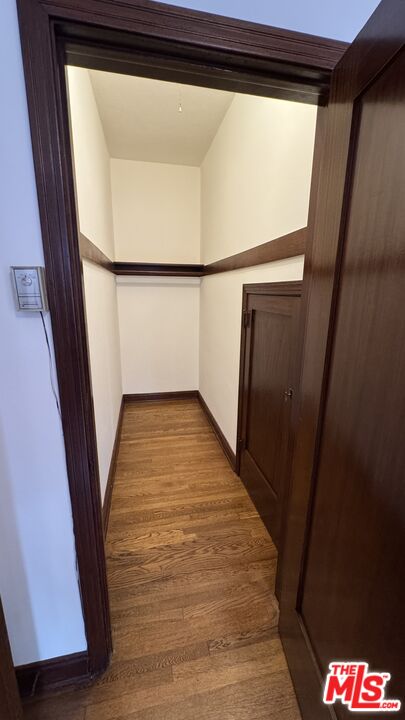 328 North Sycamore Avenue Los Angeles, CA 90036 - Photo 28 of 29 a view of a hallway