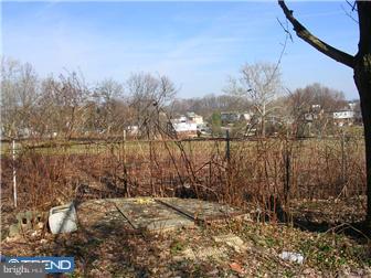 629 Greenhill Road Sharon Hill, PA 19079 - Photo 5 of 12 View