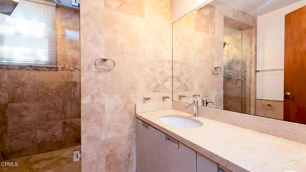 1663 Selby Avenue, Unit 3 Los Angeles, CA 90024 - Photo 7 of 9 1663 Selby - Pic #1_edited