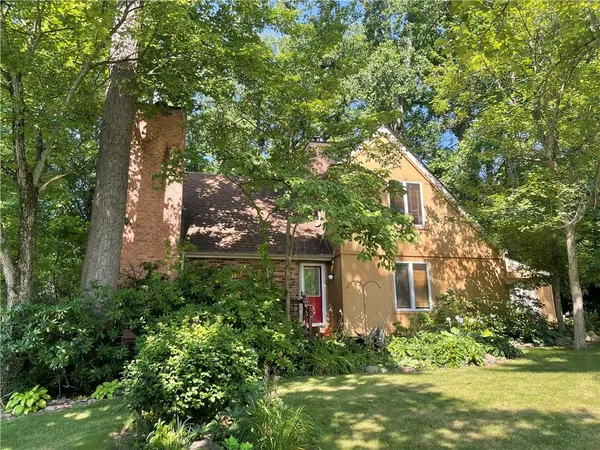 $299,900 | 329 Stoneybrooke Drive, Cheswick, PA 15024