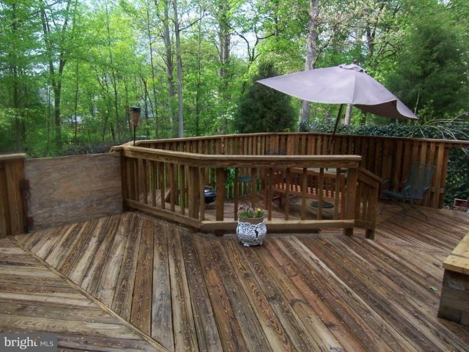 47 Carrollton Road Sterling, VA 20165 - Photo 11 of 14 Deck