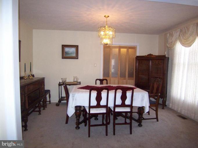 47 Carrollton Road Sterling, VA 20165 - Photo 3 of 14 Dining Room