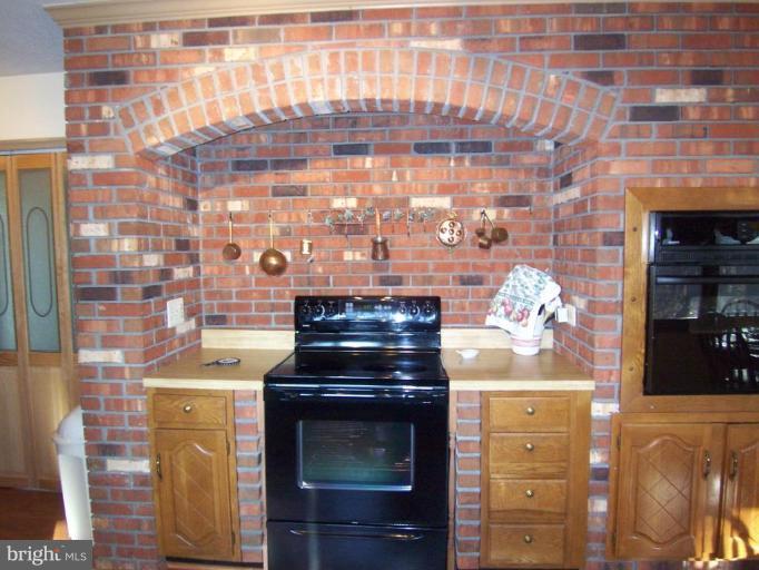 47 Carrollton Road Sterling, VA 20165 - Photo 5 of 14 Kitchen #2