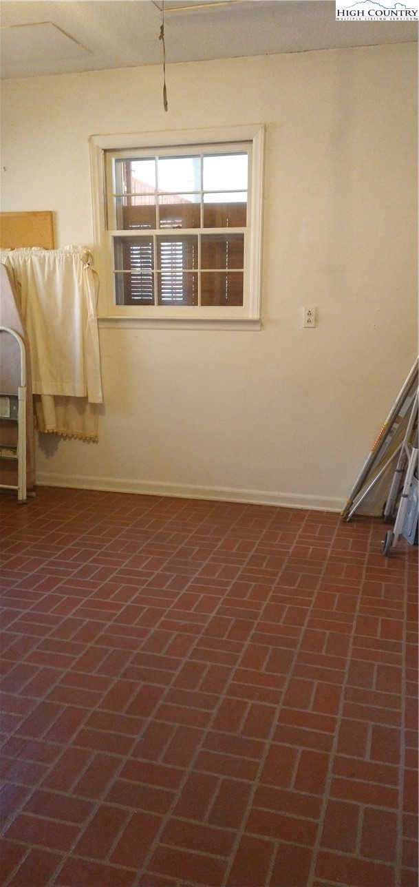 308 Hickory Mountain Road Sparta, NC 28675 - Photo 5 of 29