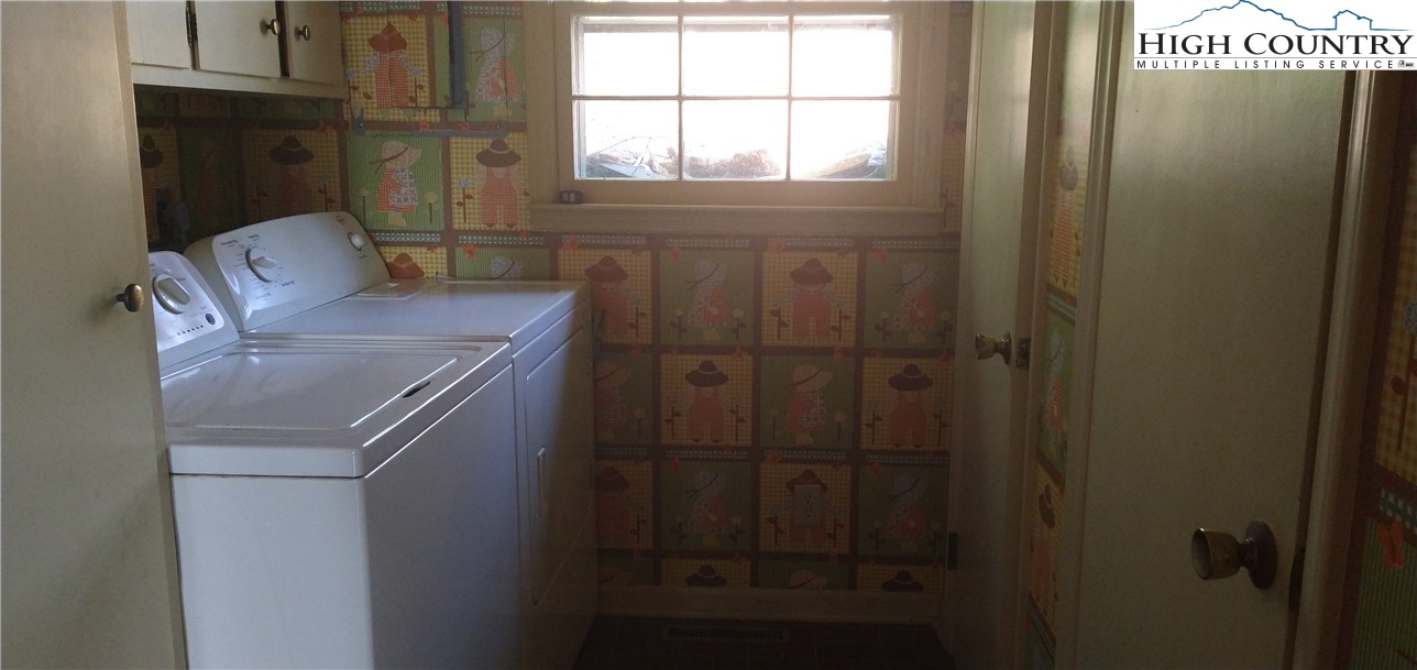 308 Hickory Mountain Road Sparta, NC 28675 - Photo 7 of 29