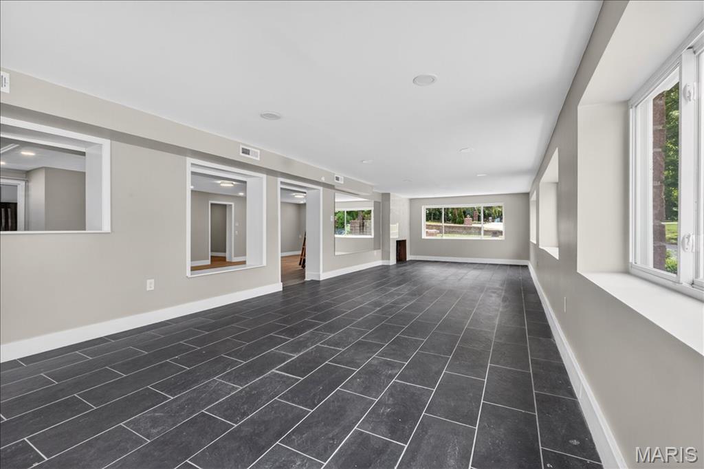 11447 Clayton Road St. Louis, MO 63131 - Photo 24 of 45 Gallery Image 24