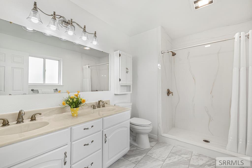 1617 Calico Circle Pocatello, ID 83201 - Photo 13 of 38 Master Bathroom