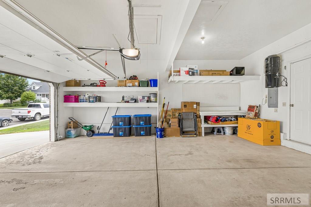 1617 Calico Circle Pocatello, ID 83201 - Photo 28 of 38 Garage