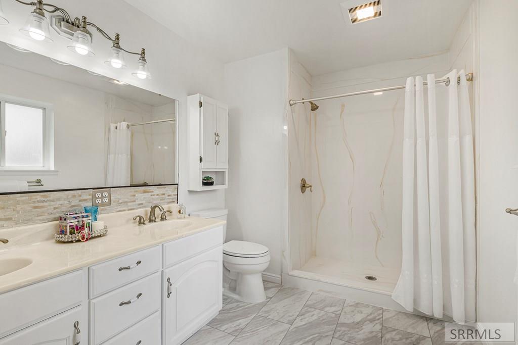 1617 Calico Circle Pocatello, ID 83201 - Photo 31 of 71 Master Bathroom