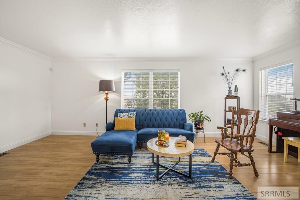 1617 Calico Circle Pocatello, ID 83201 - Photo 8 of 71 Living Room