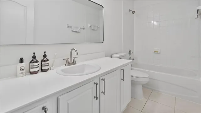 $450,000 | 7716 Nottinghill Sky Drive, Apollo Beach, FL 33572