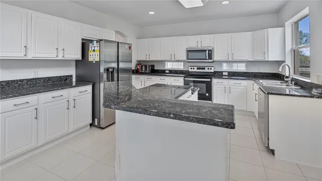 $450,000 | 7716 Nottinghill Sky Drive, Apollo Beach, FL 33572