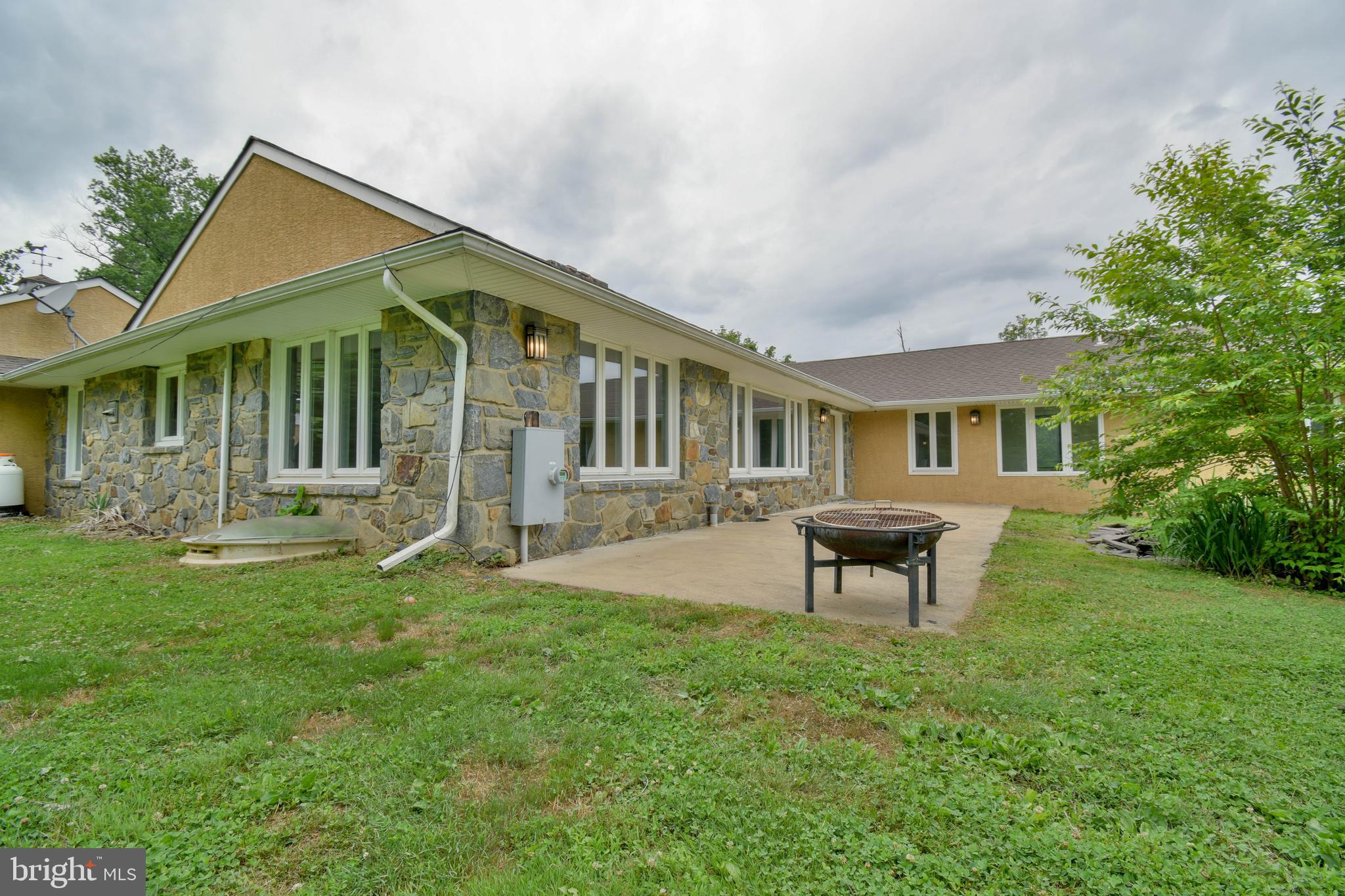 621 Webb Road Chadds Ford, PA 19317 - Photo 18 of 21 Patio/Rear