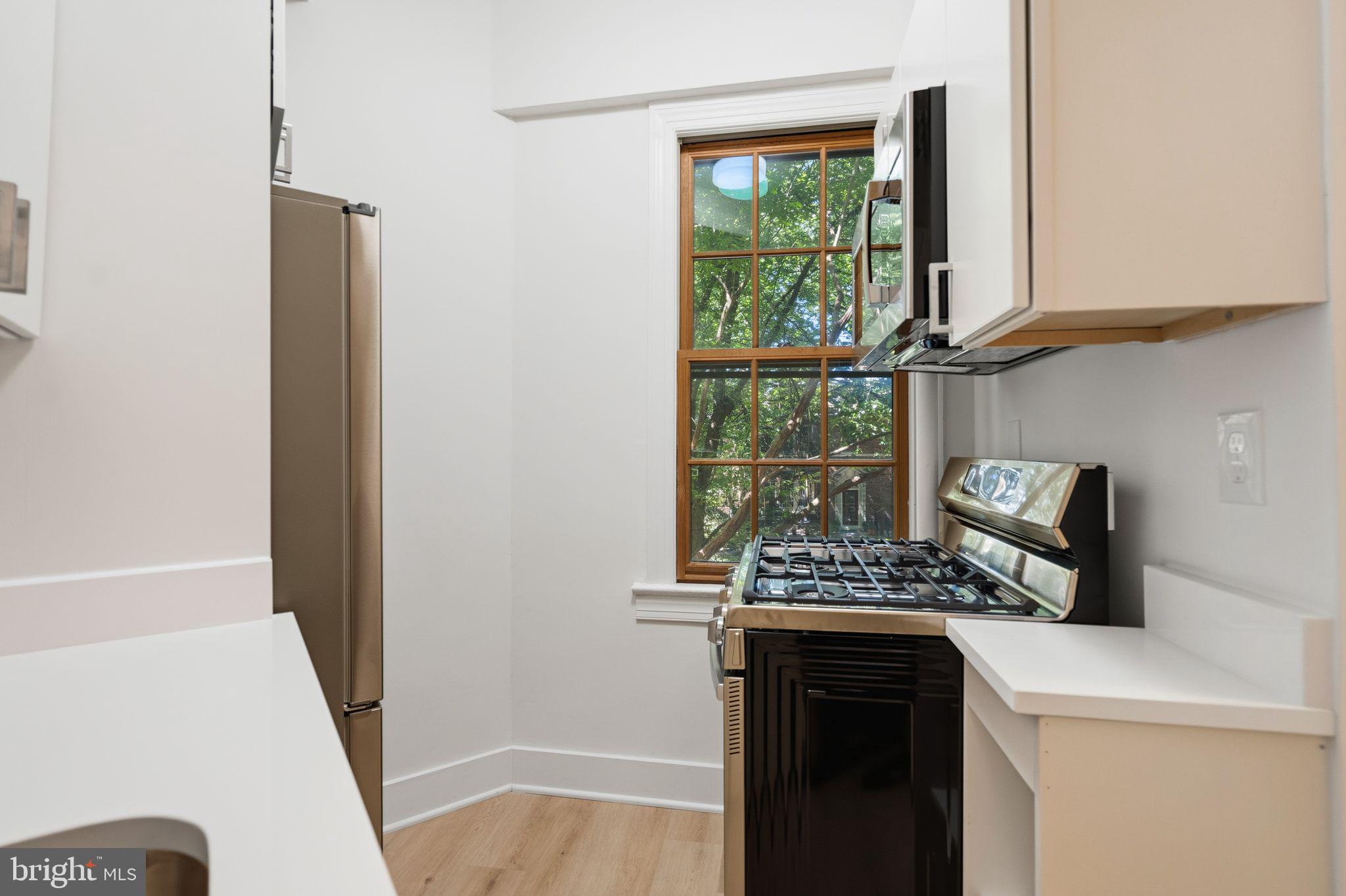 2032 Belmont Road Northwest, Unit 211 Washington, DC 20009 - Photo 30 of 63