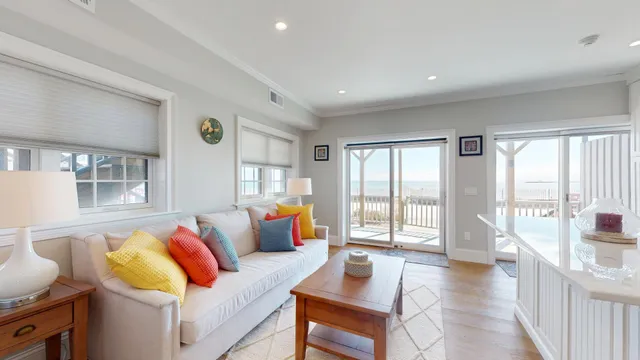 $1,195,000 | 501 Commercial Street, Unit U17, Provincetown, MA 02657