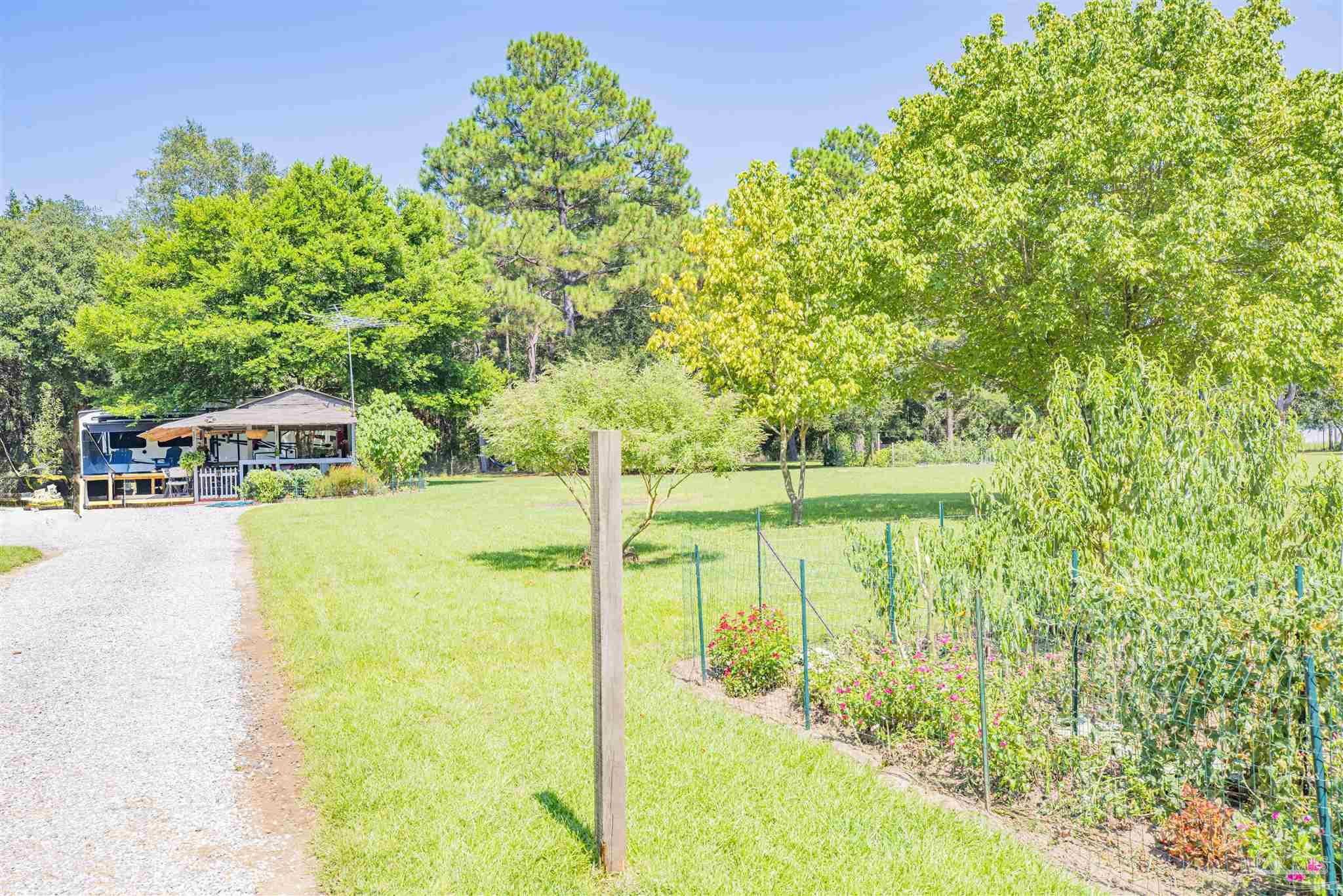 7680 Henderson Smith Road Milton, FL 32570 - Photo 24 of 41 Gallery Image 24