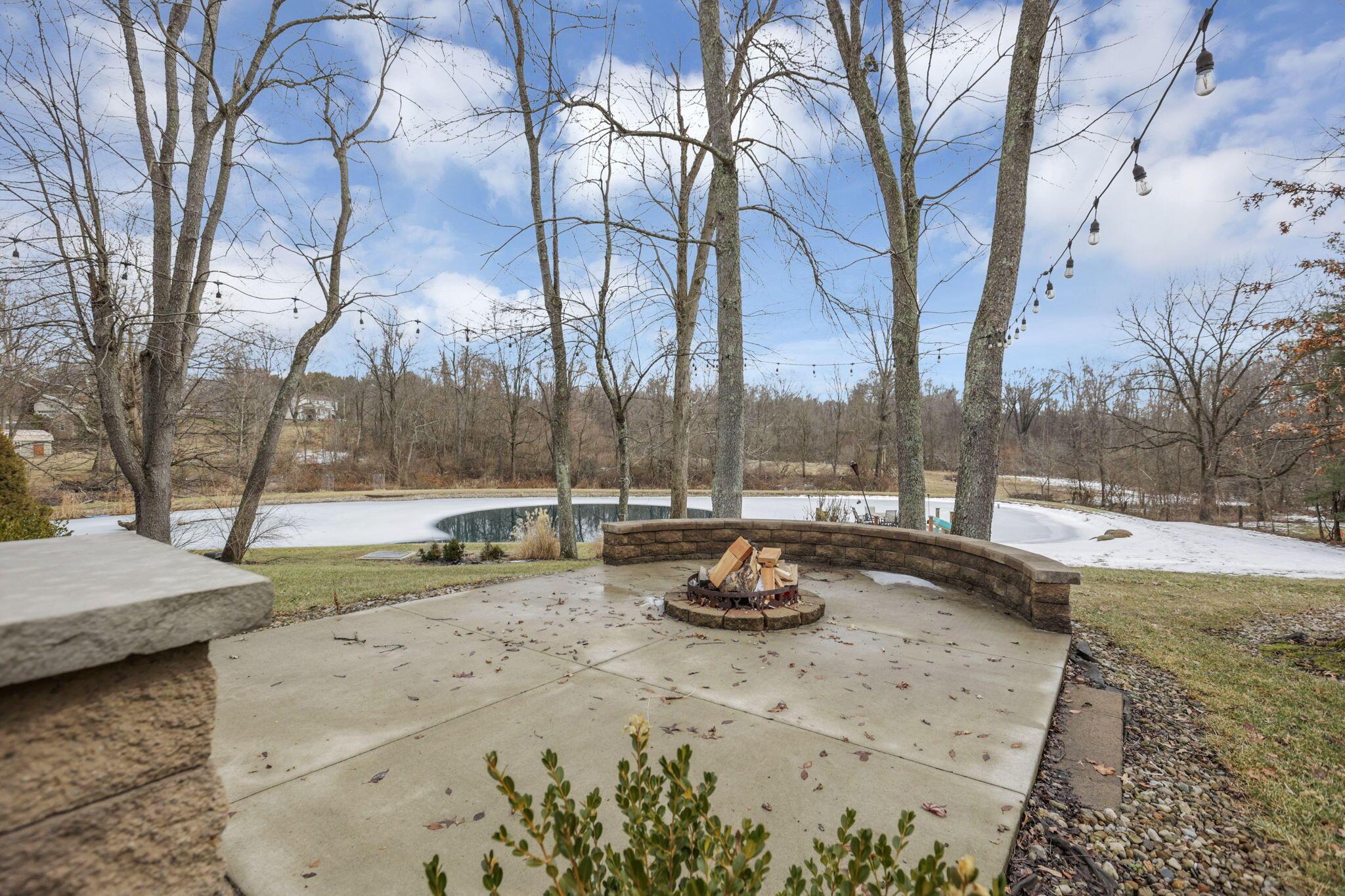 4821 Hazelton-Etna Road Southwest Pataskala, OH 43062 - Photo 3 of 93 Patio