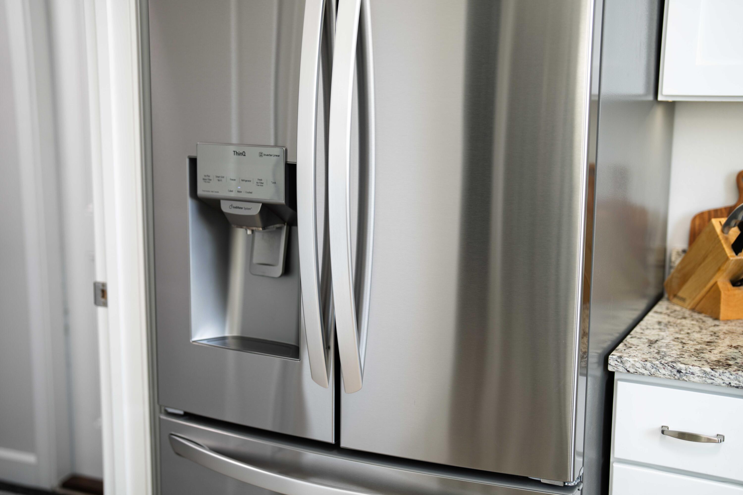 474 Sara Avenue Mary Esther, FL 32569 - Photo 23 of 46 a close view of a utility room with washer and dryer